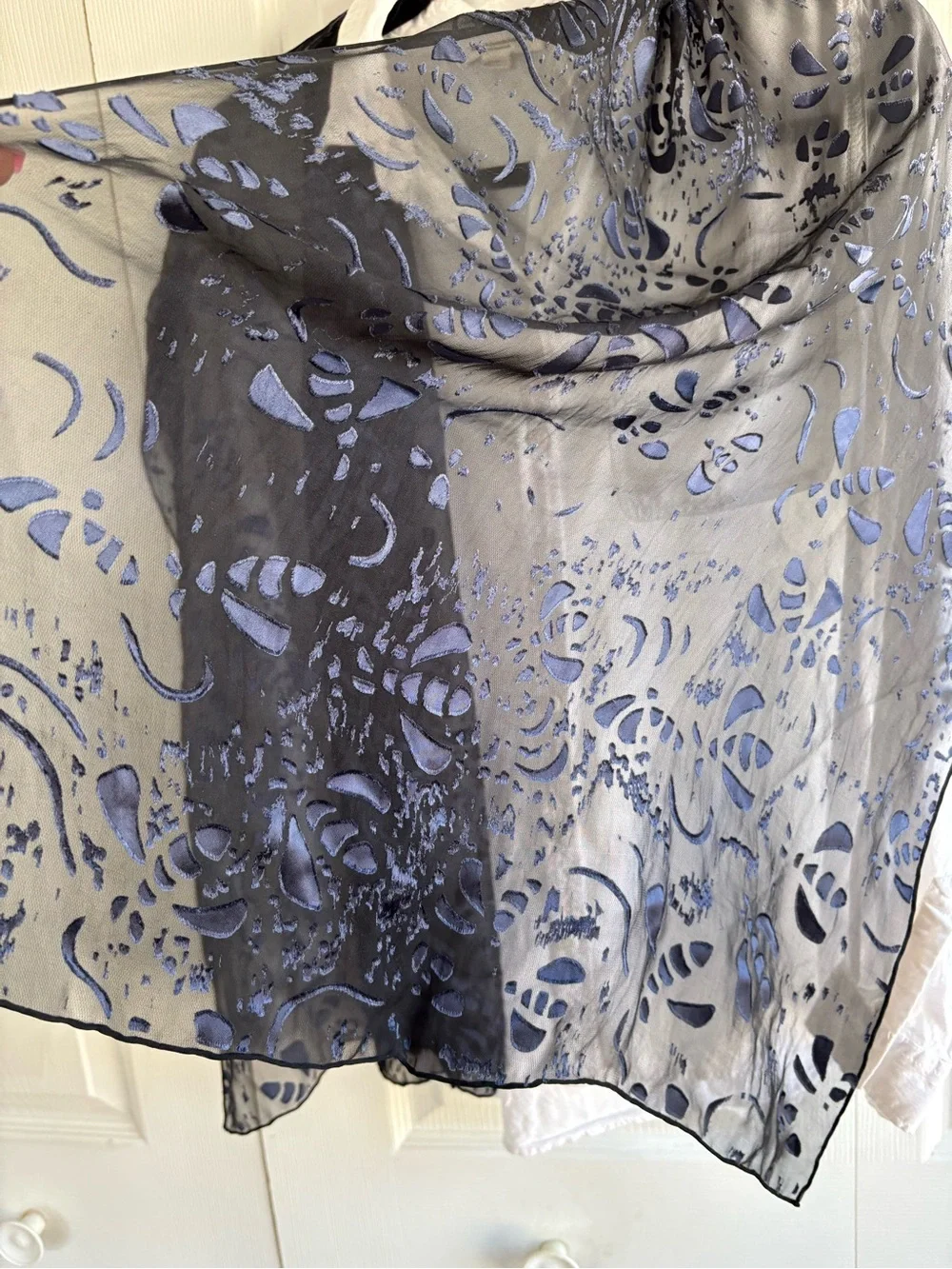 VNTG Hand Made Silk Velvet Burnout Black Blue Scarf Bee Pattern Artsy Preppy‎